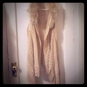 Faux Fur Colar Vest Shirt